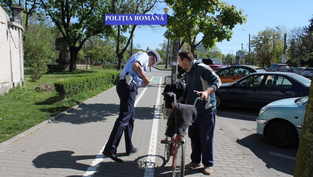 Poliția-Rutieră-a-periat-conducătorii-de-vehicule-pe-două-roți-din-Timiș-biciclisti-1