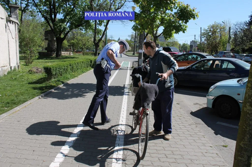 Poliția-Rutieră-a-periat-conducătorii-de-vehicule-pe-două-roți-din-Timiș-biciclisti-1