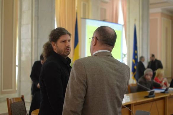 Un deputat român dă cărțile pe față. Cum își primesc BANII, de fapt, parlamentarii