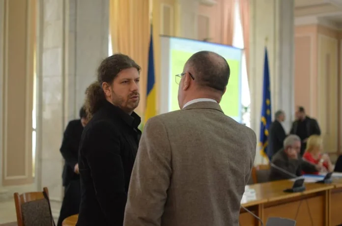 Un deputat român dă cărțile pe față. Cum își primesc BANII, de fapt, parlamentarii Remus Cernea jpg