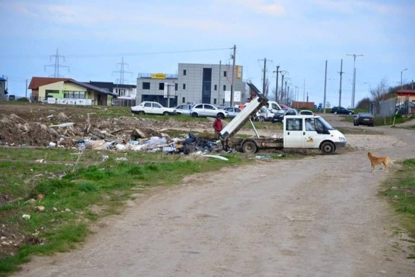 Nesimțire GROSOLANĂ în cea mai bogată comună din România! Cum se aruncă GUNOIUL la Dumbrăvița FOTO