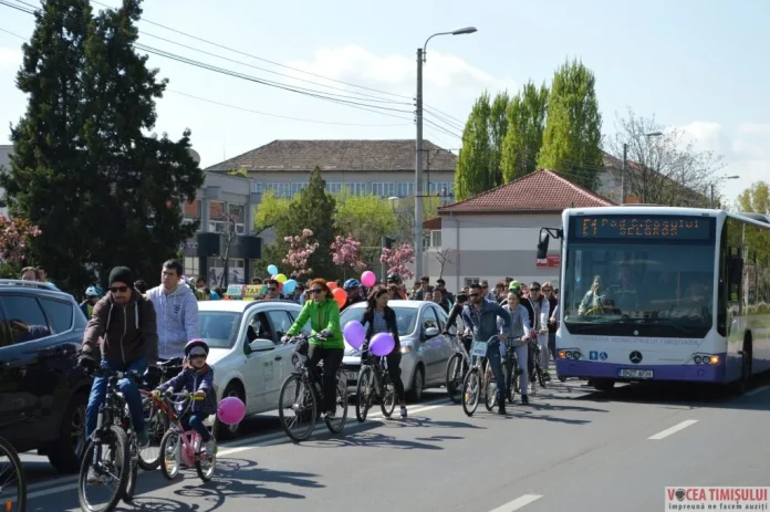 Peste 5.000 de bicicliști au ”împânzit” străzile Timișoarei, la Pedalarea de Primăvară FOTO/VIDEO Verde pentru Biciclete13 jpg