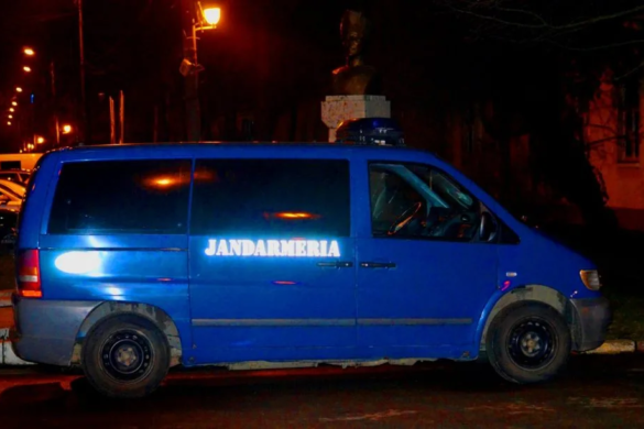 Calatorea fara bilet si le-a facut scandal controlorilor STPT. L-au potolit jandarmii