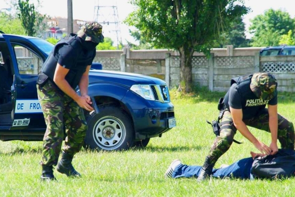 Turc REȚINUT la frontiera cu Serbia după ce s-a ”furișat” în România, pe lângă Moravița
