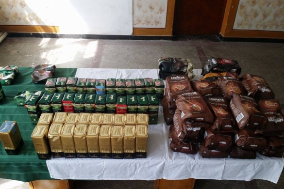 54 de kilograme de cafea, confiscate de jandarmii Grupării Mobile Timişoara din piaţa Flavia