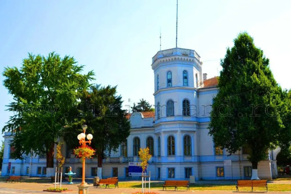 Concert de pian dedicat Zilei Europei și memoriei compozitorului Bela Bartok, la Castelul Nako din Sânnicolau Mare