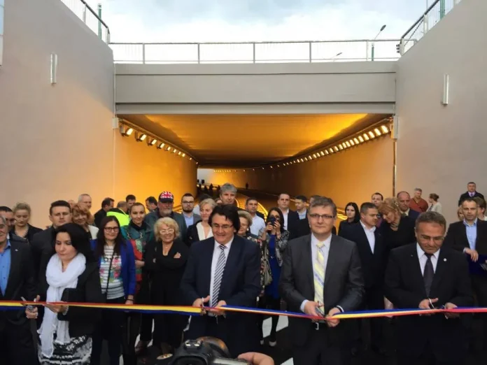 Complexul Rutier Michelangelo a fost INAUGURAT cu un gard ORIBIL care delimitează spațiul verde FOTO