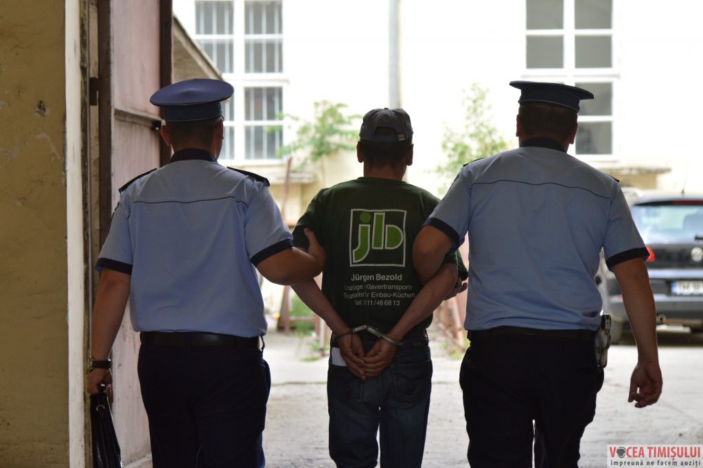 Suspectul în vârstă de 46 de anii6 Suspectul în vârstă de 46 de anii6