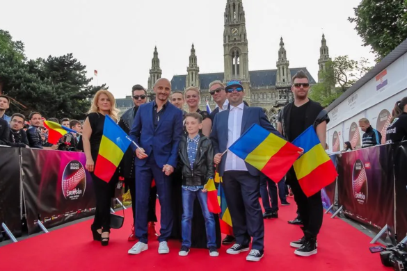 Călin Goia (Voltaj), de mână cu băiețelul din videoclipul ”De la capăt”, pe covorul roșu de la Eurovision