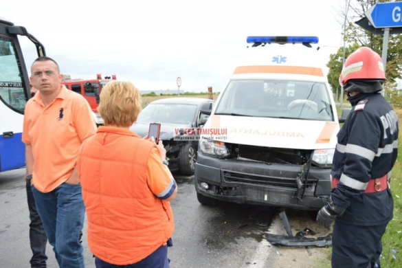 Ambulanţă implicată într-un accident, pe drumul ce leagă Timişoara de Aeroport