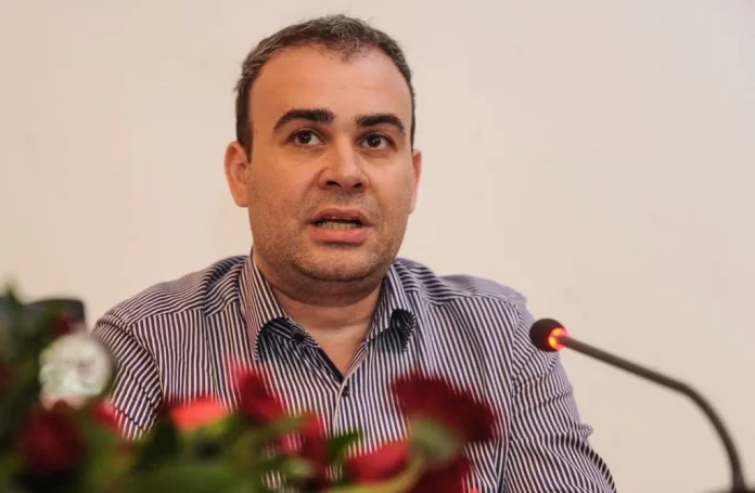 Darius Vâlcov a luat mită 10% dintr-un contract, în timp ce era ministru în Guvernul Ponta! O spune DNA