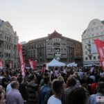 Horia-Brenciu-show-INCENDIAR-în-fața-miilor-de-timișoreni-aflați-în-Piața-Victoriei-2