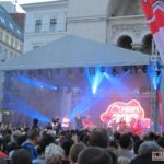 Horia-Brenciu-show-INCENDIAR-în-fața-miilor-de-timișoreni-aflați-în-Piața-Victoriei-7