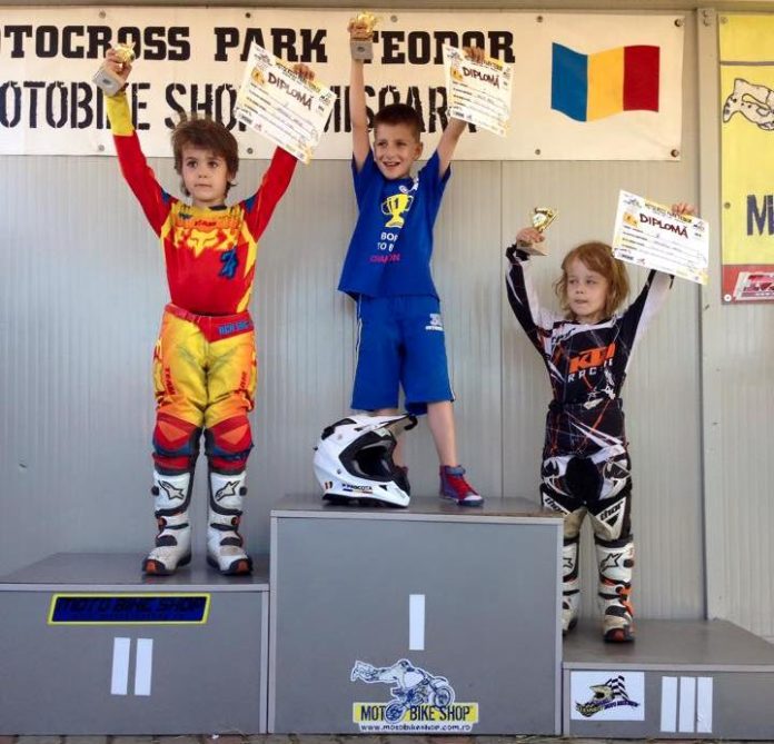 Patrick-Pascotă-câștigător-în-prima-etapă-a-Campionatului-regional-de-Motocros-de-la-Ianova21