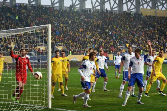 FRF, sancționată DRASTIC de UEFA pentru RASISM. Se închid porțile la meciul cu GRECIA