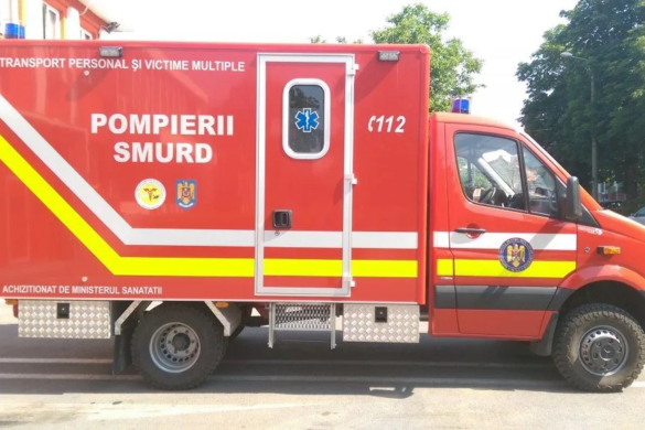 Accident la Bucovat. Un sofer a ramas prins intre fiarele masinii