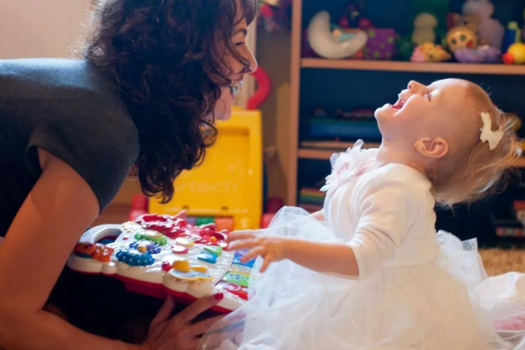 2 iunie – Ziua Națională a ADOPȚIEI: conferință dedicată acestui subiect, în această seară, la Timișoara