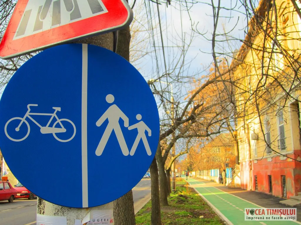 indicator-trotuar-si-pista-de-biciclete