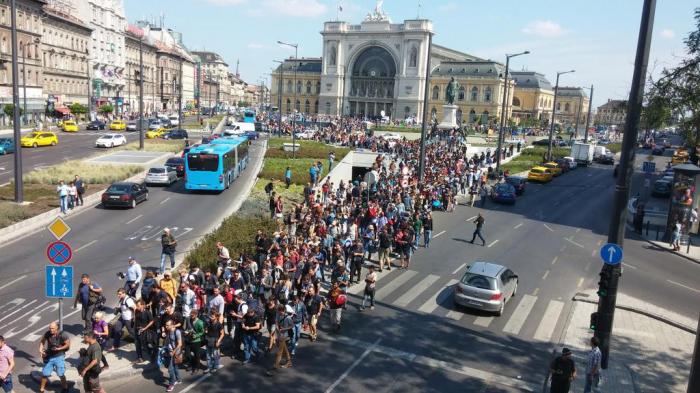imigranti-Gara-Keleti-Budapesta