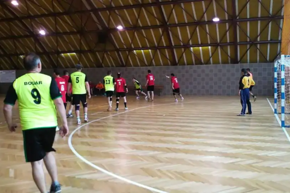 Cupa „Old Boys” Sânnicolau Mare, câștigată de gazdele de la Unirea. Un fost handbalist de la CH Poli, desemnat cel mai tehnic jucător