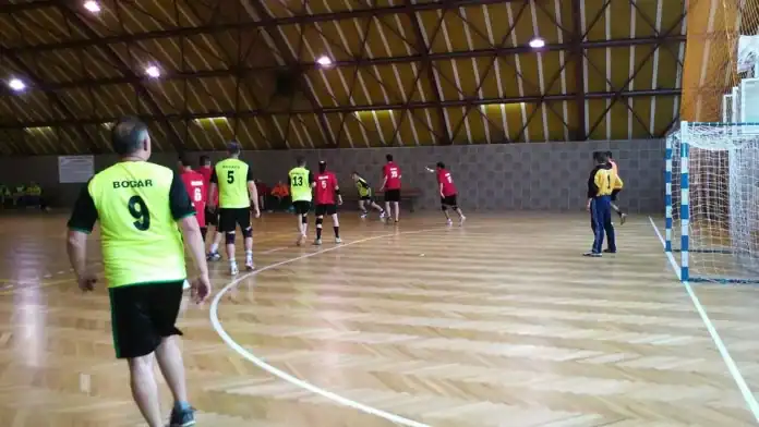 Cupa „Old Boys” Sânnicolau Mare, câștigată de gazdele de la Unirea. Un fost handbalist de la CH Poli, desemnat cel mai tehnic jucător