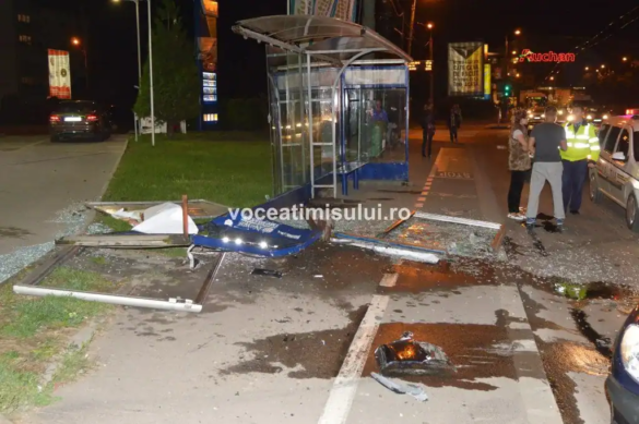 Staţie de autobuz distrusă06 jpg Staţie de autobuz distrusă06 jpg