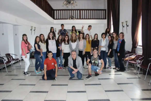 Workshop INEDIT, de olărit ceramică, la un liceu din Timișoara, în cadrul proiectului „Teatru Naște Dialog”