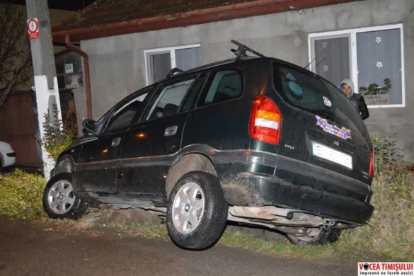 Beat şi fără permis, a fugit de la locul accidentului după ce a căzut cu maşina într-un şanţ