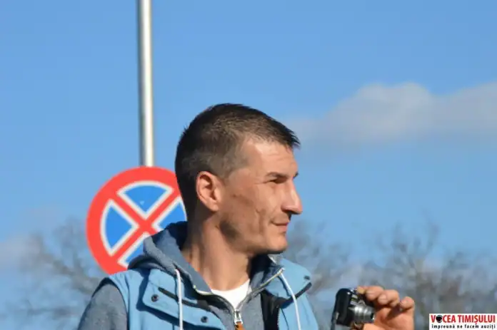 Un timişorean cu spirit civic, bătut de Bogdan Nueleanu, angajat al firmei Îngerii Galbeni, în parcarea de pe strada Miresei Ingerii Galbeni06 jpg