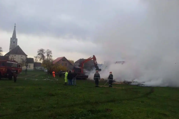 Mobilizare de FORȚE la Sânpetru Mare pentru stingerea unui incendiu