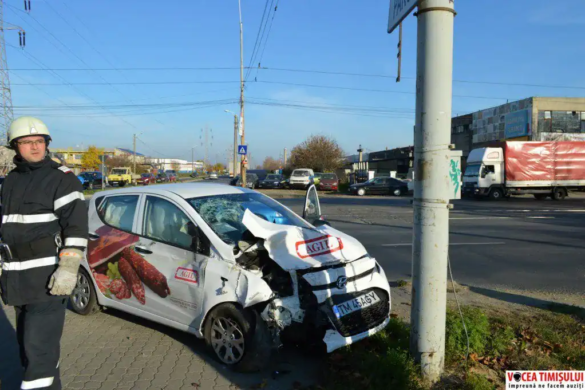 COLIZIUNE între două autoturisme într-o zonă în care, de-a lungul timpului, s-au produs zeci de accidente în trafic