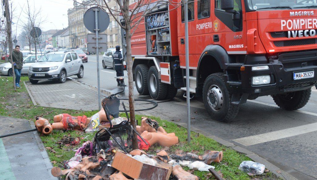 Incendiu-la-un-magazin-de-haine01