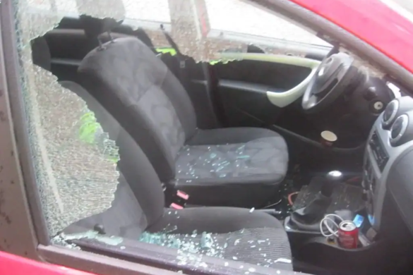 Un minor, spărgător de mașini, prins de polițiștii locali cu ajutorul unui cetățean vigilent