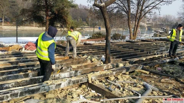 Terasa din Parcul Alpinet07 Terasa din Parcul Alpinet07