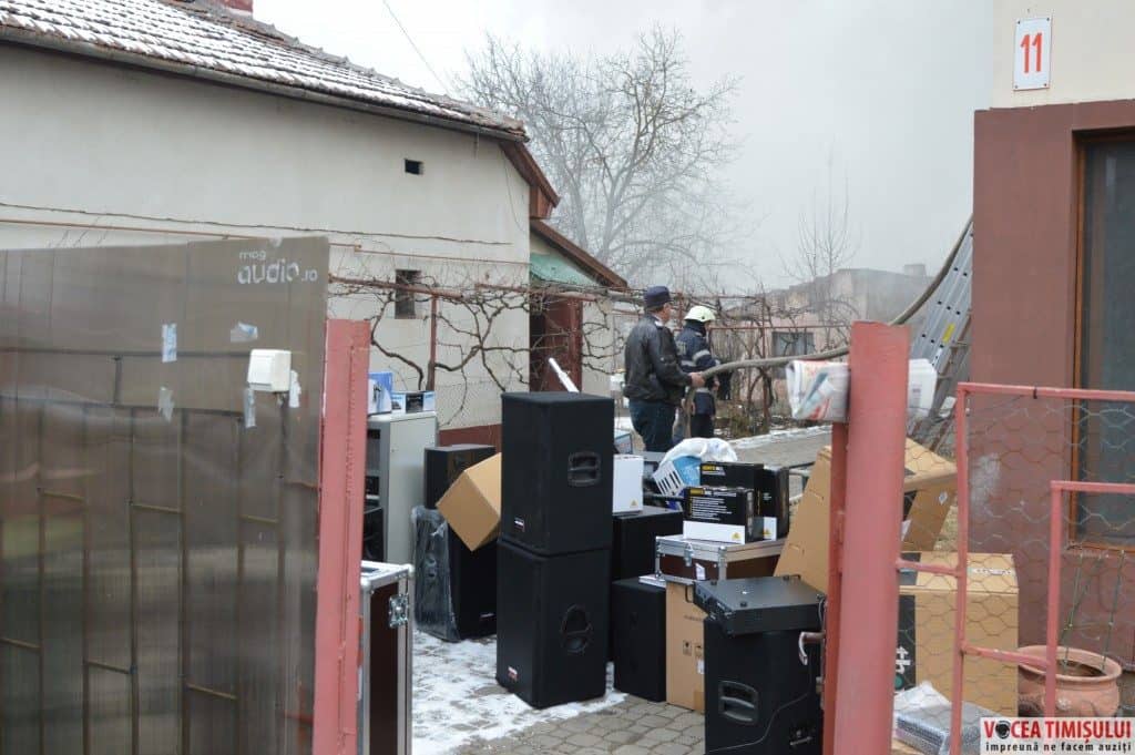 casă-în-flăcării05