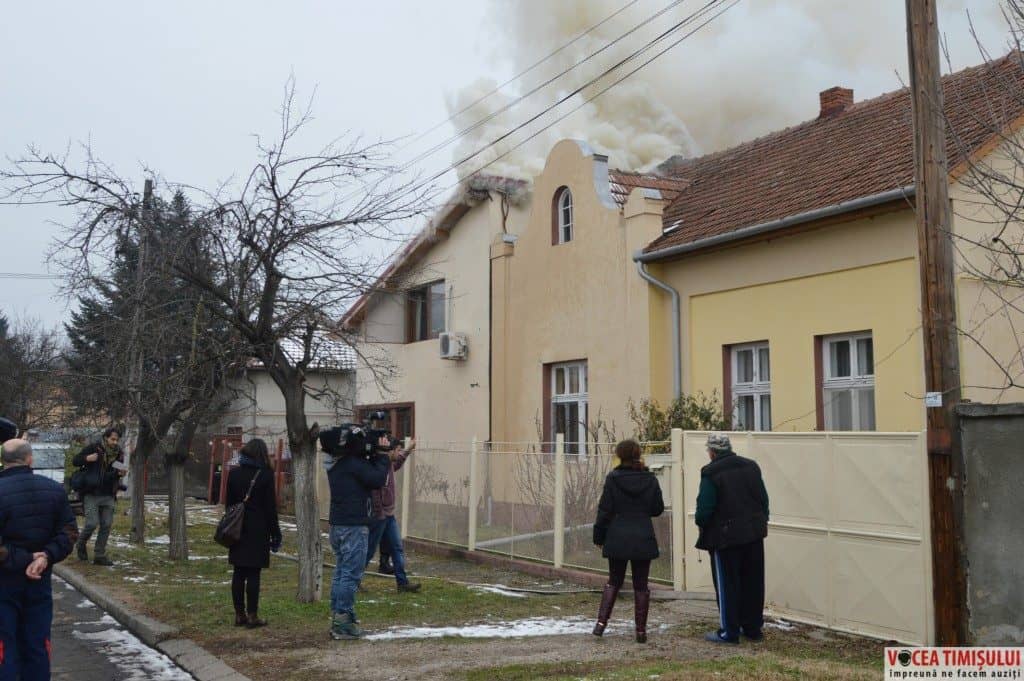 casă-în-flăcării16
