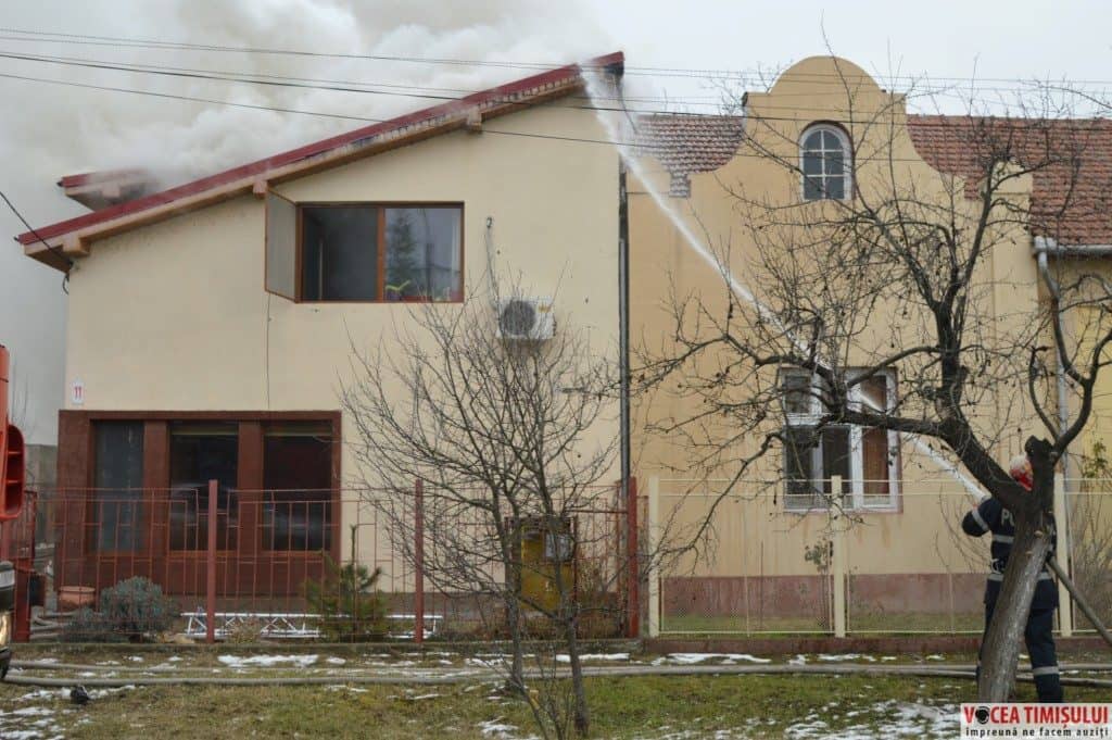 casă-în-flăcării21