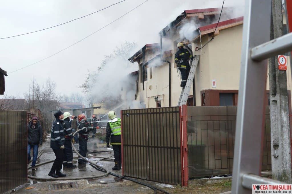 casă-în-flăcării43