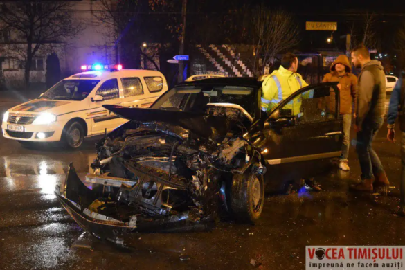 Accident pe Calea Aradului: doua masini distruse si o femeie la spital