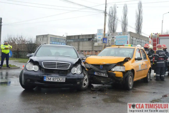 Clientă din taxi, la spital în urma unui accident rutier, în una dintre cele mai periculoase intersecţii din oraș