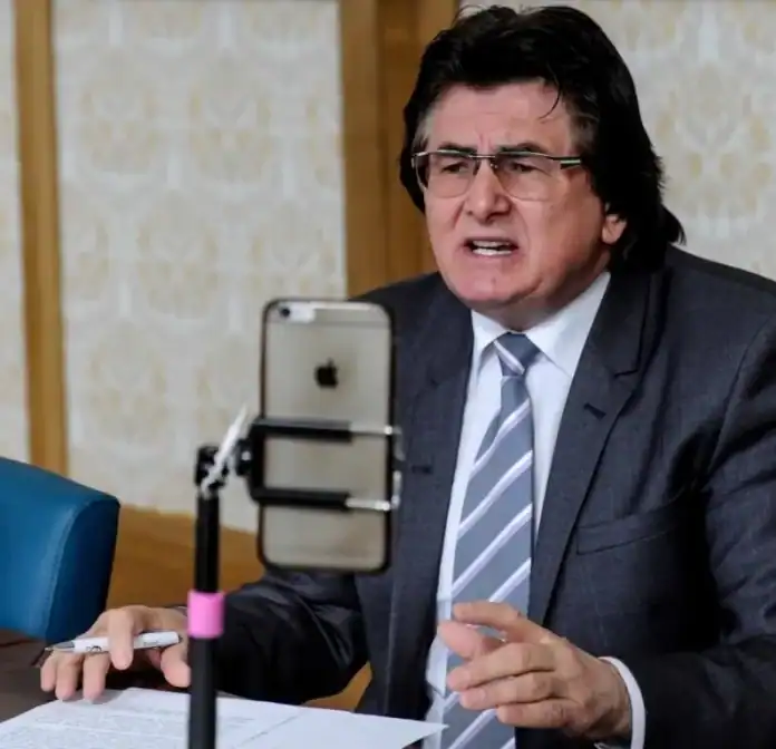 Robu sare din nou la gâtul pesediştilor, pe tema parcării dorite pe Oituz: „Probabil li s-a urcat Listerine-ul la cap”