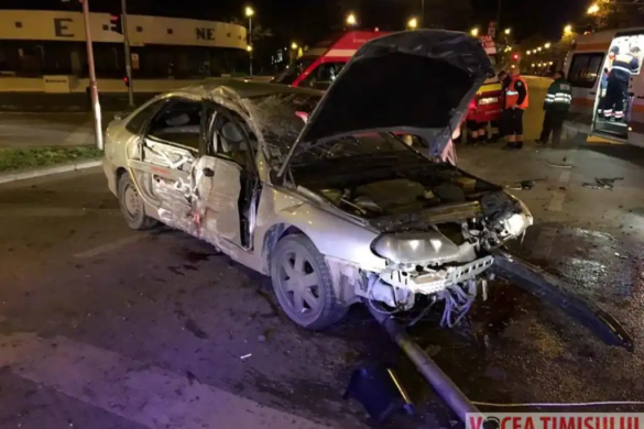 Accident la Punctele Cardinale, cauzat de un șofer beat. Trei persoane la spital