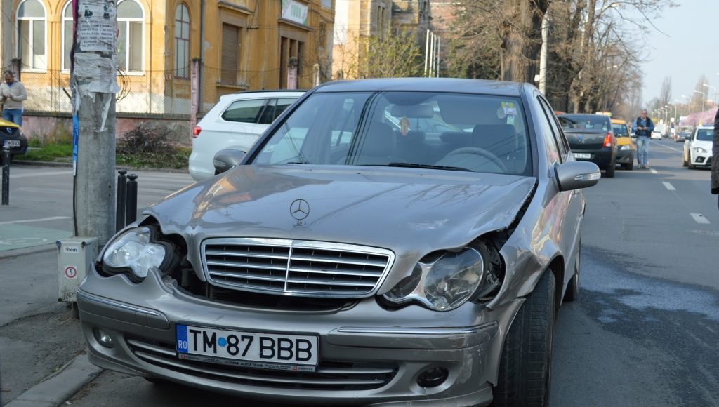 Accident-la-intersecția-străzilor-Cuvin-și-Pestalozzi.5