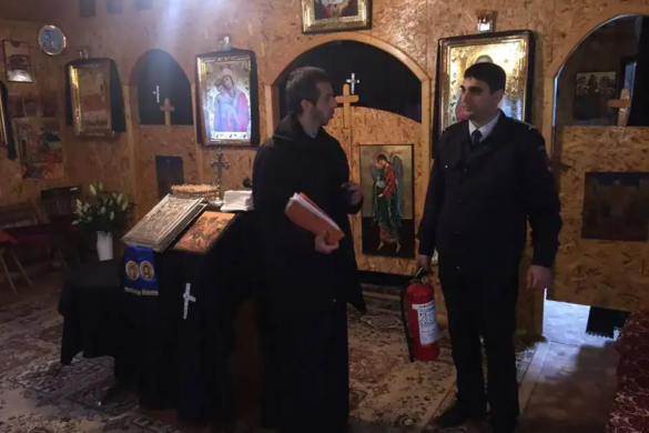 Pompierii controlează bisericile din Timiș. Măsuri impuse pentru slujba de Paști