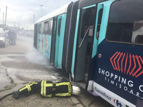 Incendiu tramvai timisoara 1 jpg