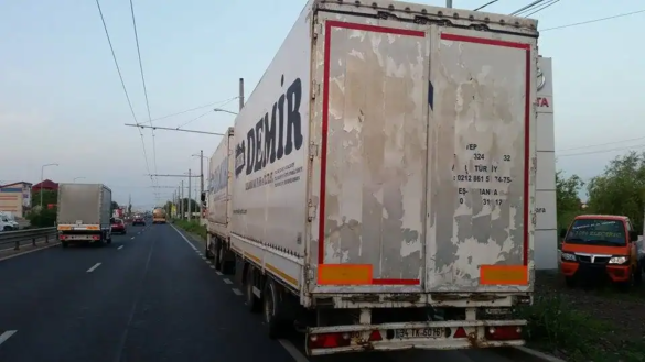 Accident TIR Calea Lugojului stalp 2 jpg