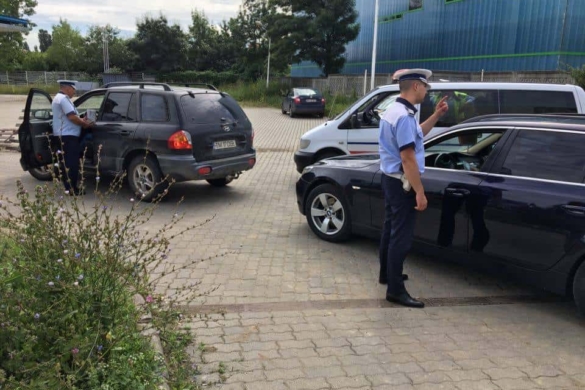 Sute de șoferi amendați de polițiștii timișeni. Peste 50 de permise reținute