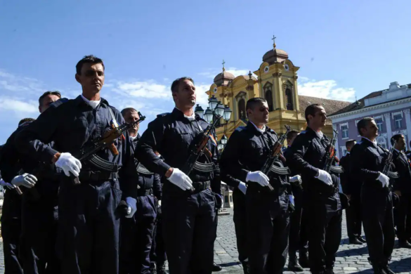 La mulți ani, Timișoara! Ziua orașului a debutat cu depuneri de coroane și ceremoniale militare