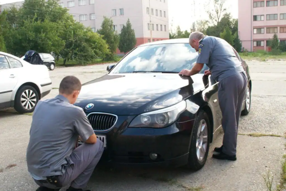 BMW seria 5 furat din Italia, confiscat de polițiști la graniță