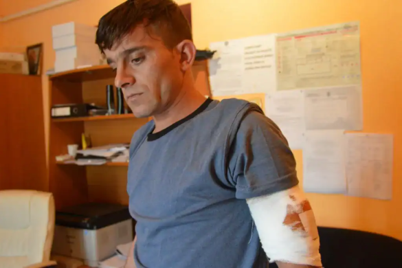 Un tânăr a fost tăiat cu sabia în plină stradă la Timişoara